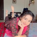 Hiba Nawab Instagram - Last working day of 2023♥️ #Jhanak 10:30pm every night @starplus