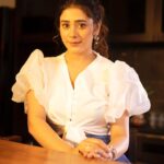 Hiba Nawab Instagram - Glowing in my own light💫 . 📸 @blueskyfilmz Mumbai, Maharashtra
