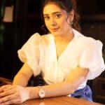 Hiba Nawab Instagram - Glowing in my own light💫 . 📸 @blueskyfilmz Mumbai, Maharashtra