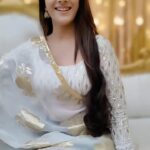 Hiba Nawab Instagram - Jamnagar Shenanigans 🫶🏻🤗 . . . . . #jhanak in #Jamnagar 🥳 . . . . . @starplus #jhanak 10.30pm . . . . Concept & edited @instantsachin 🤗