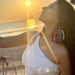 Hiba Nawab Instagram – Shining in the setting sun 💫