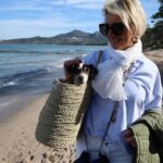 Hilona Gos Instagram - Depuis que je suis enceinte je me rend compte que certains ne sont plus là. Merci à ceux qui sont présents au quotidien et merci à ma famille d’être venu me voir j’en avais tellement besoin 🦋🌈🩵