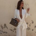Hilona Gos Instagram - Bébé et moi on profite encore du soleil à Calvi 🤍