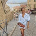 Hilona Gos Instagram - Une bonne nouvelle pour continuer ce mois d’août: @aparanjan_paris et moi vous offrons -20% sur toutes la collection en cours (hors articles remisés) avec le code HG20 et également la livraison offerte dès 50€ d’achats avec le code FREE 🦋 La réf de mes bijoux ici: Boucles : COBRA RIVIERA / PIERCING HULA / MARTINEZ / MIRAMAR / ELINA / HILTON Colliers : XIOR / NAIROBI / PRECIOSA / ATLAS / FLASH ZIRCON #collaborationcommercialerémunérée #aparanjanparis 💙🌀