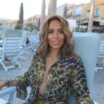 Hilona Gos Instagram - Quand je demande à @paulandre.a26 de nous prendre en photo pour vous montrer ma nouvelle coupe ça donne ça.. 🤣🤣 merci à @laurasecondi @vogue.calvi pour cette coupe 💇‍♀️ 🫶