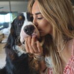 Hilona Gos Instagram - Mon gros TED, je t’aime, toi, tes poils, ta bave, et surtout tout ton amour que tu m’offre chaque jours. Mon fils ❤️‍🔥🥹