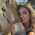 Hilona Gos Instagram - Finalement, vous aviez raison on a les mêmes dents 🤣😏