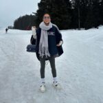 Hilona Gos Instagram - Au début tout aller bien.. les baskets sur la neige on est pas passé loin de ce faire une cheville 😂