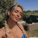 Hilona Gos Instagram - Encore merci pour tous vos magnifiques retours sur ma dernière vidéo ! 🫶 Aujourd’hui je vous sors une nouvelle vidéo sous forme de Vlog où je vous emmène passer la journée avec moi ! 💖 Le lien est dans ma bio Calvi, Haute-Corse