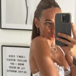 Hilona Gos Instagram - 🤍🦴