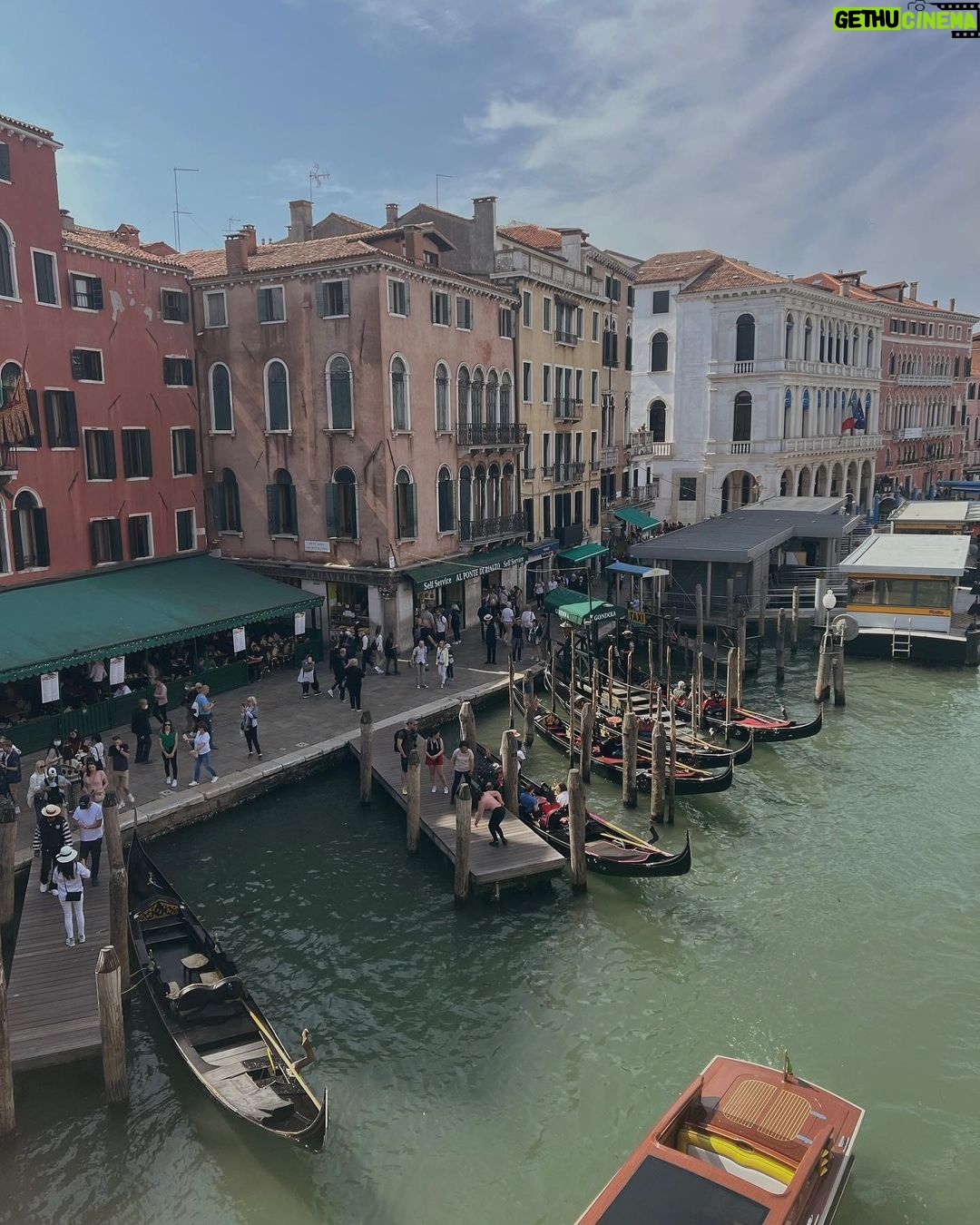 Hilona Gos Instagram - Venise with love 💚 Venice, Italy