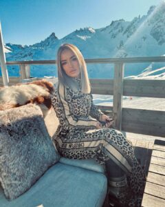 Hilona Gos Instagram - Merci @dior pour cette tenue incroyable 🤍✨ réf: 147E10A2771 (combinaison diorapls)