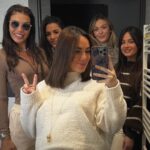 Hilona Gos Instagram – un grand merci à mes amis si précieux pour cette merveilleuse surprise ✨Je suis tellement reconnaissante d’avoir croisé votre chemin, merci la vie. Aujourd’hui, le plus important c’est que je sais que mon fils sera entouré de gens merveilleusement fous (oui il faut quand même le dire y’en a pas un de normal). Merci encore pour ces souvenirs, c’était parfait ! Je vous aimes 🤍🥺