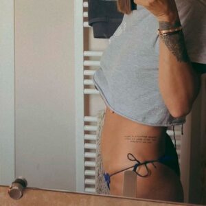 Hilona Gos Instagram - On commence bientôt le 7 eme mois d’amour 🤍 mon fils on a tellement hâte de te rencontrer. C’est incroyable comment notre corps change en tant que femme. Hâte d’être dans 3 mois et de te serrer fort contre nous !
