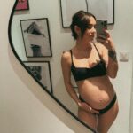 Hilona Gos Instagram - On commence bientôt le 7 eme mois d’amour 🤍 mon fils on a tellement hâte de te rencontrer. C’est incroyable comment notre corps change en tant que femme. Hâte d’être dans 3 mois et de te serrer fort contre nous !