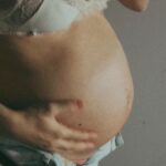 Hilona Gos Instagram - On commence bientôt le 7 eme mois d’amour 🤍 mon fils on a tellement hâte de te rencontrer. C’est incroyable comment notre corps change en tant que femme. Hâte d’être dans 3 mois et de te serrer fort contre nous !