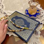 Hina Khan Instagram - Shab-e-Baraat Mubarak.. Kashmiri kehwa, Quran paak and Dua for everyone 🤲