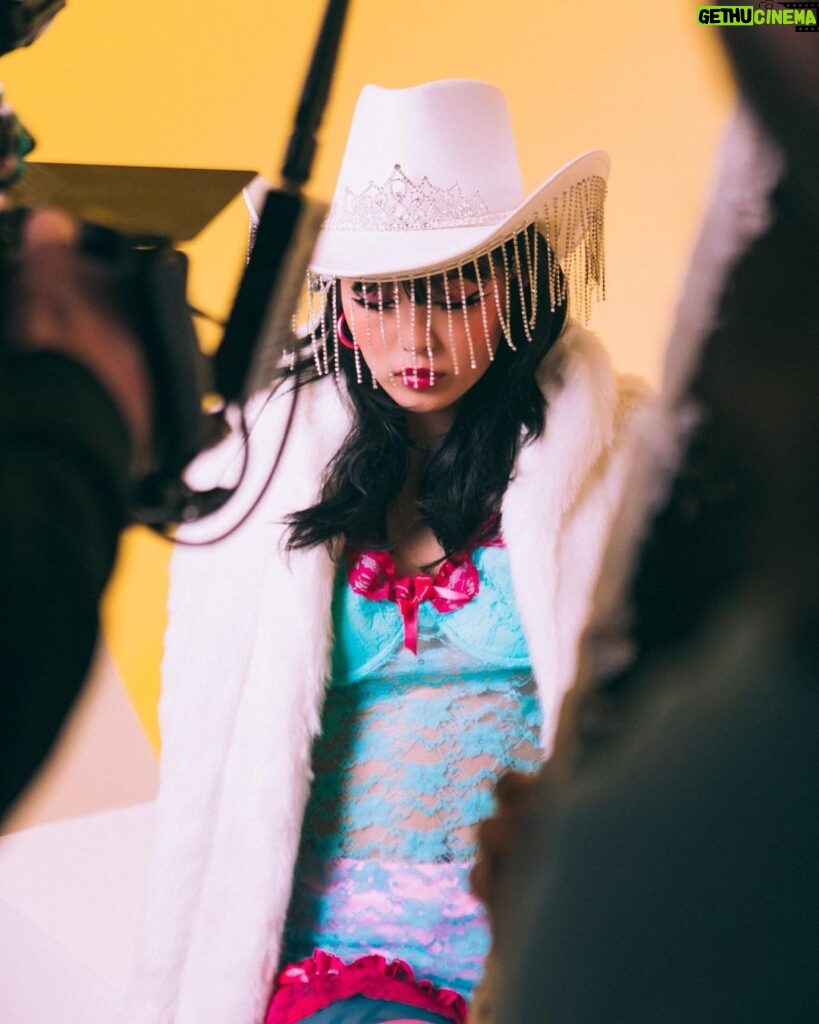 Hina Yoshihara Instagram - RODEO IN TOKYO MV OUTNOW🗼❤️ NowUnitedのHinaとしての最後のMVです🥹みんなギャルで可愛いので是非みてください😉💘🍜 #rodeointokyo