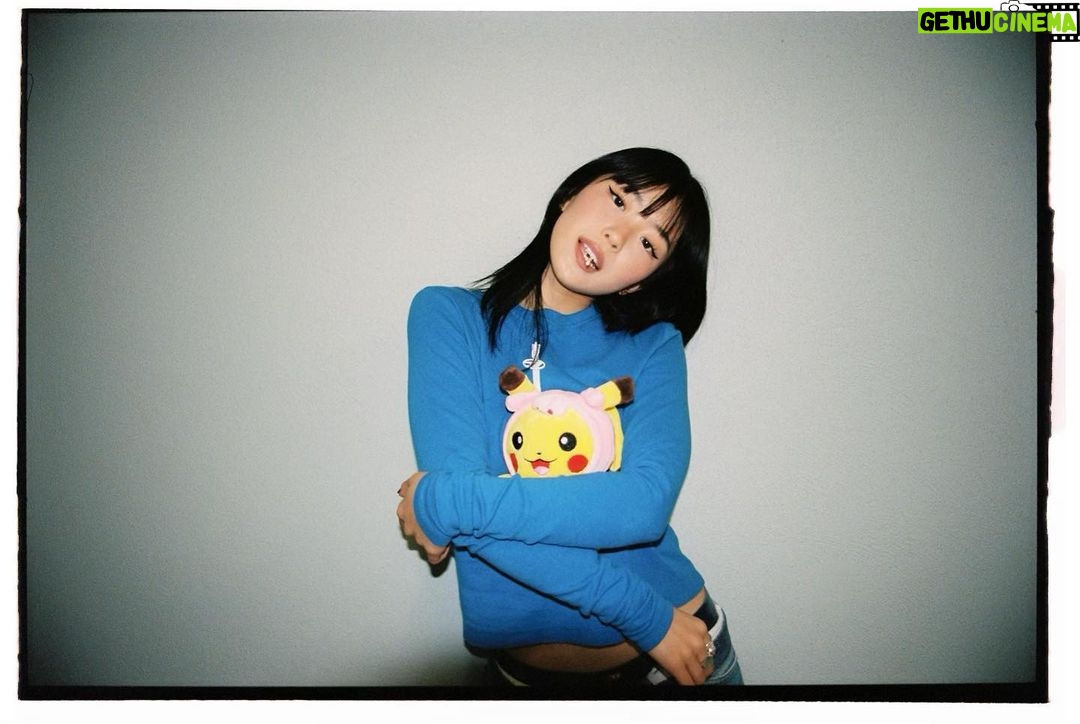 Hina Yoshihara Instagram - ✰⌁͛ ⚫︎◕̀ ‧̫ ◕)⊃=͟͟͞͞◓