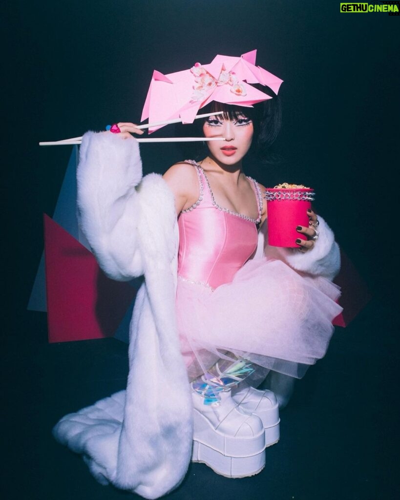 Hina Yoshihara Instagram - RODEO IN TOKYO MV OUTNOW🗼❤️ NowUnitedのHinaとしての最後のMVです🥹みんなギャルで可愛いので是非みてください😉💘🍜 #rodeointokyo