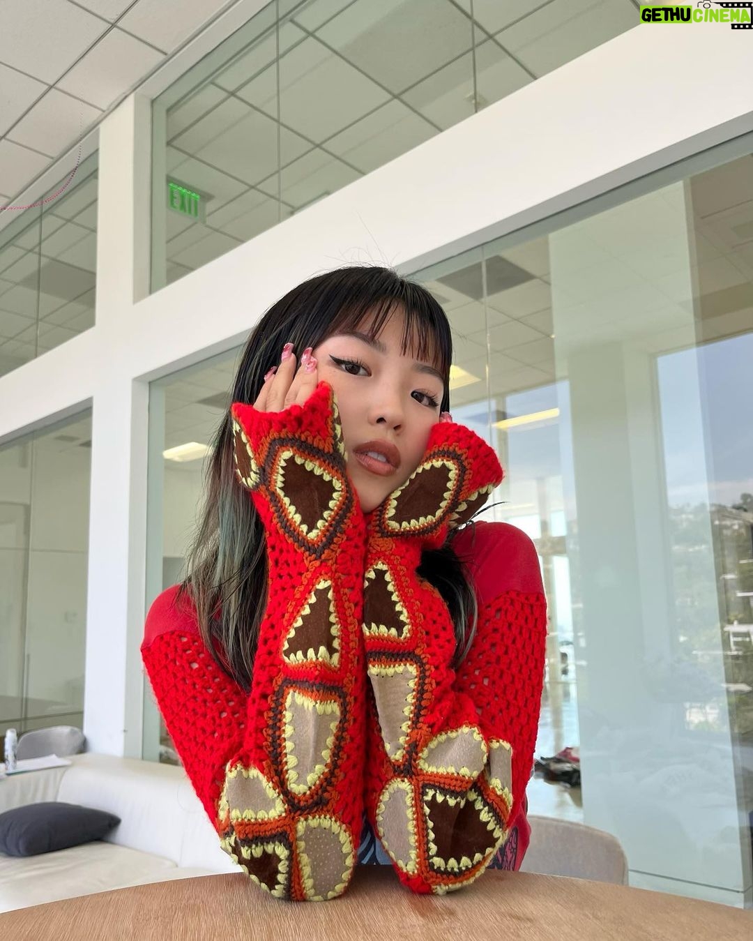 Hina Yoshihara Instagram - 9️⃣0️⃣0️⃣0️⃣ 9000 Sunset Building