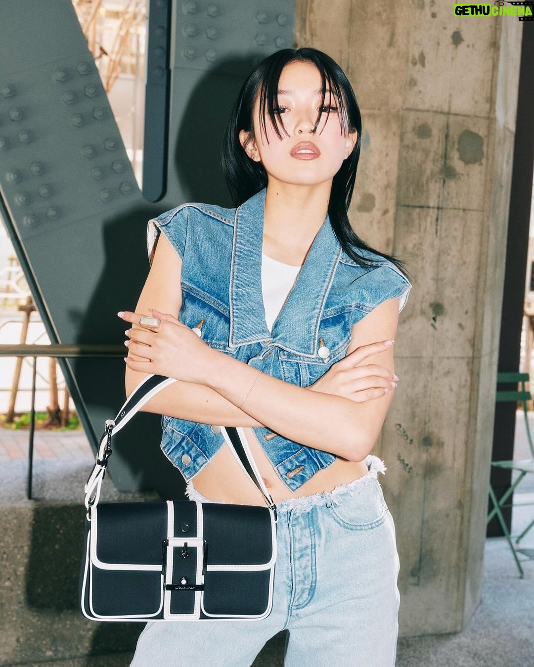 Hina Yoshihara Instagram - with @michaelkors #ColbyByKors #MKPartner 🖤🤍🖤🤍