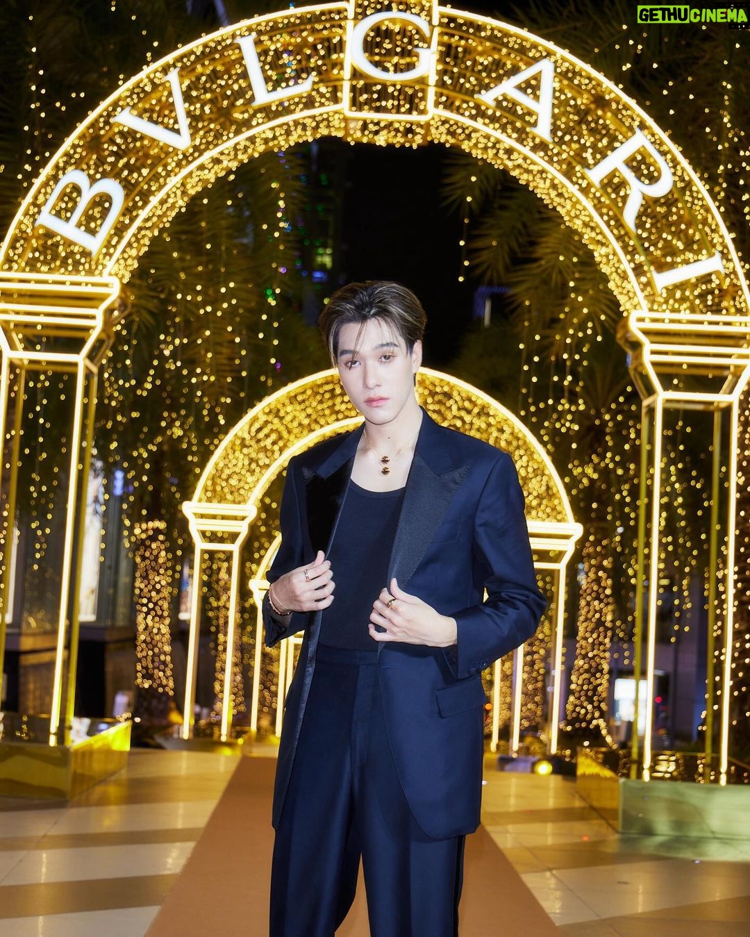 Hirunkit Changkham Instagram - 🎄🌟 #BULGARI #BULGARITHAILAND #MAGNIFICENTWONDERS #TIMEFORMAGNIFINCENCE #HOLIDAYSEASON #SIAMPARAGON