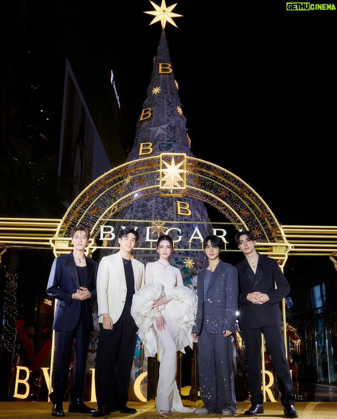 Hirunkit Changkham Instagram - 🎄🌟 #BULGARI #BULGARITHAILAND #MAGNIFICENTWONDERS #TIMEFORMAGNIFINCENCE #HOLIDAYSEASON #SIAMPARAGON