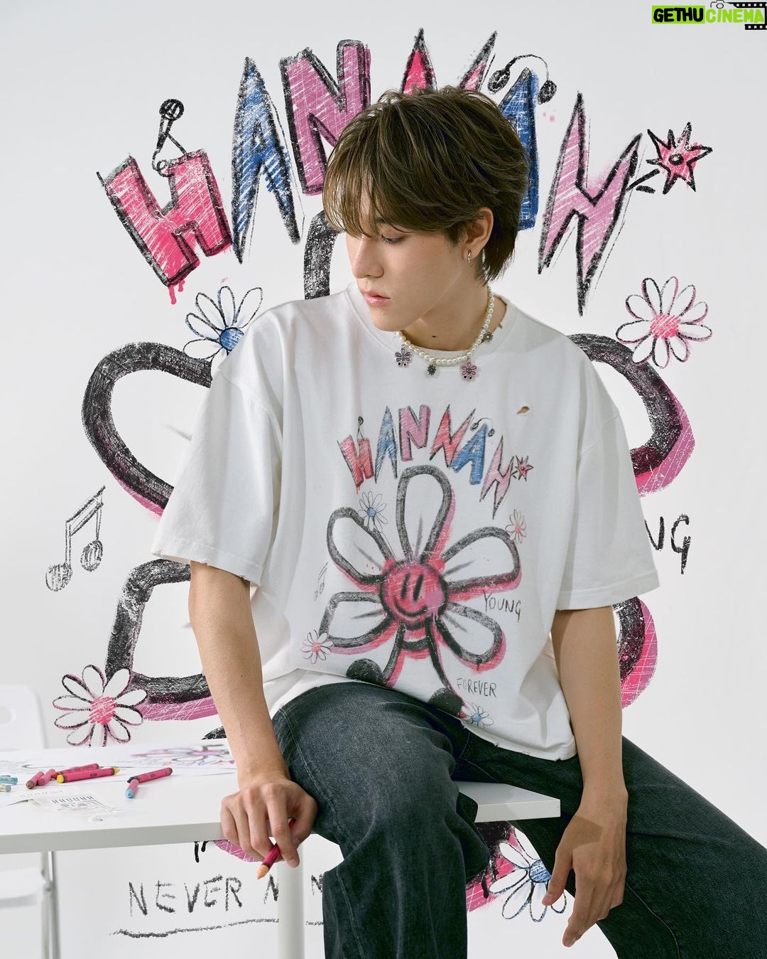 Hirunkit Changkham Instagram - Drop now 🌸