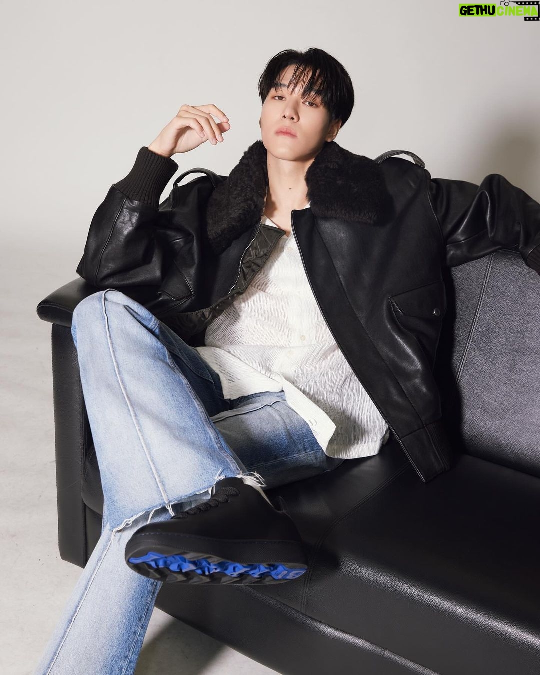 Hirunkit Changkham Instagram - @Burberry 💫