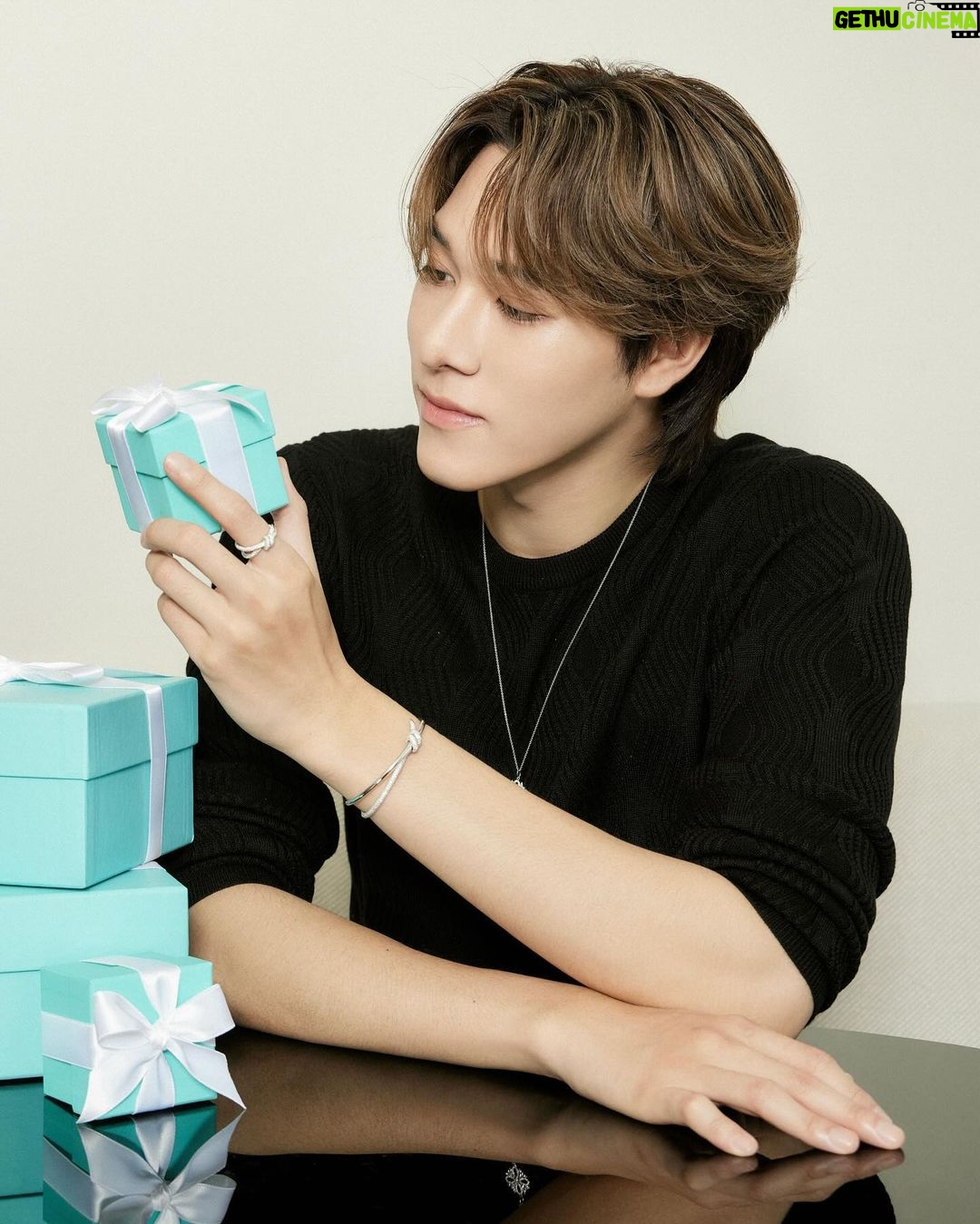 Hirunkit Changkham Instagram - 🎁🎄💙 #TiffanyAndCo #ATiffanyHoliday
