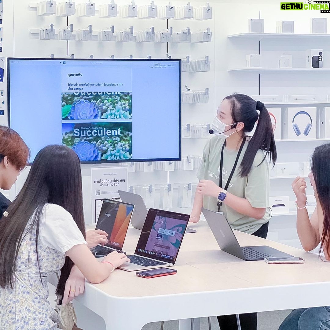 Hirunkit Changkham Instagram - แฟนๆ Apple ต้องได้มาลองสัมผัสประสบการณ์ร้านใหม่ ในรูปแบบ Apple Premium Partner ที่ Studio 7 สาขาเซ็นทรัล ลาดพร้าว ชั้น 3 จะซื้อ ซ่อม เทรด ไม่ต้องเสียเวลาไปหลายๆที่ ทำที่นี่ได้หมดเลย เรียกว่าคุ้ม ครบ จบที่เดียวจริงๆครับ มี Workshop Class สอนใช้งานและให้คำแนะนำลูกค้าอยู่ตลอดด้วย ช่วงนี้ทางร้านเค้ามีโปรโมชั่น และ Workshop ของ Macbook เพื่อรับสิทธิ์ประกันความพอใจใน 14 วันด้วยนะครับ แต่เฉพาะเดือนสิงหาคมนี้เท่านั้น ใครมีแพลนจะซื้ออยู่ ไปจัดกันได้เลยครับ Studio 7 Central Ladprao | ชั้น 3 #Studio7 #Studio7ApplePremiumPartner #ApplePremiumPartner #CentralLadprao #Apple #iPhone #iPad #Macbook #AppleWatch