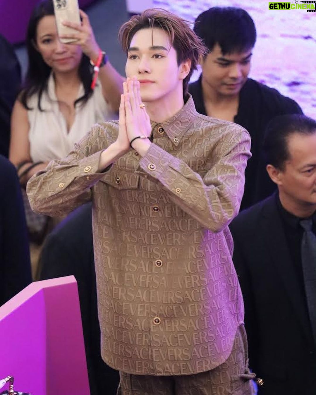 Hirunkit Changkham Instagram - Thank you Malaysia! I'm very happy to be back with Versace Dylan Purple. 💜 You're the sweetest. 💜 #DylanPurplexNani #VersaceFragrances #VersaceDylanPurpleMY #VersaceDylanPurpleTH @sephoramy @thaisephora