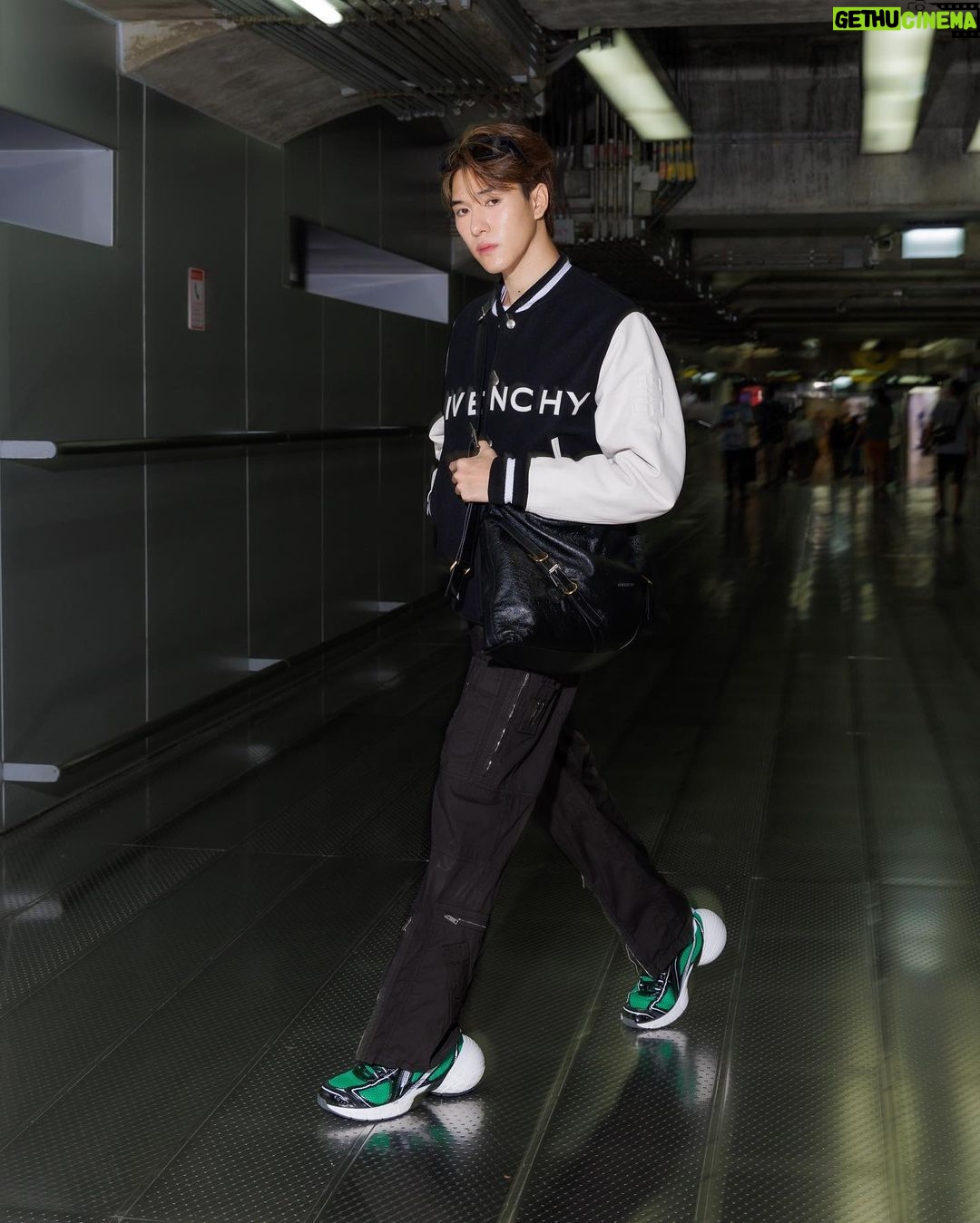 Hirunkit Changkham Instagram - On my way 🕶️ #givenchy #givenchyvoyou #givenchytkmx @givenchy