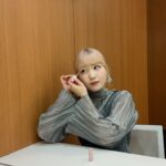 Hitomi Honda Instagram - . 今年サンタさんは私の元へ来てくれるのでしょうか🎄 いつでもどこでも前髪グルーは必需品です☺︎ #マトメージュ #matomage #前髪グルー #かわいいを解放せよ #pr