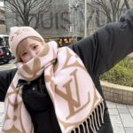 Hitomi Honda Instagram - . 今日ちょっとさむかったよね🌬️ みんなもあったかくして過ごしてね🧣 #LOUISVUITTON @louisvuitton #LVFashion #pr