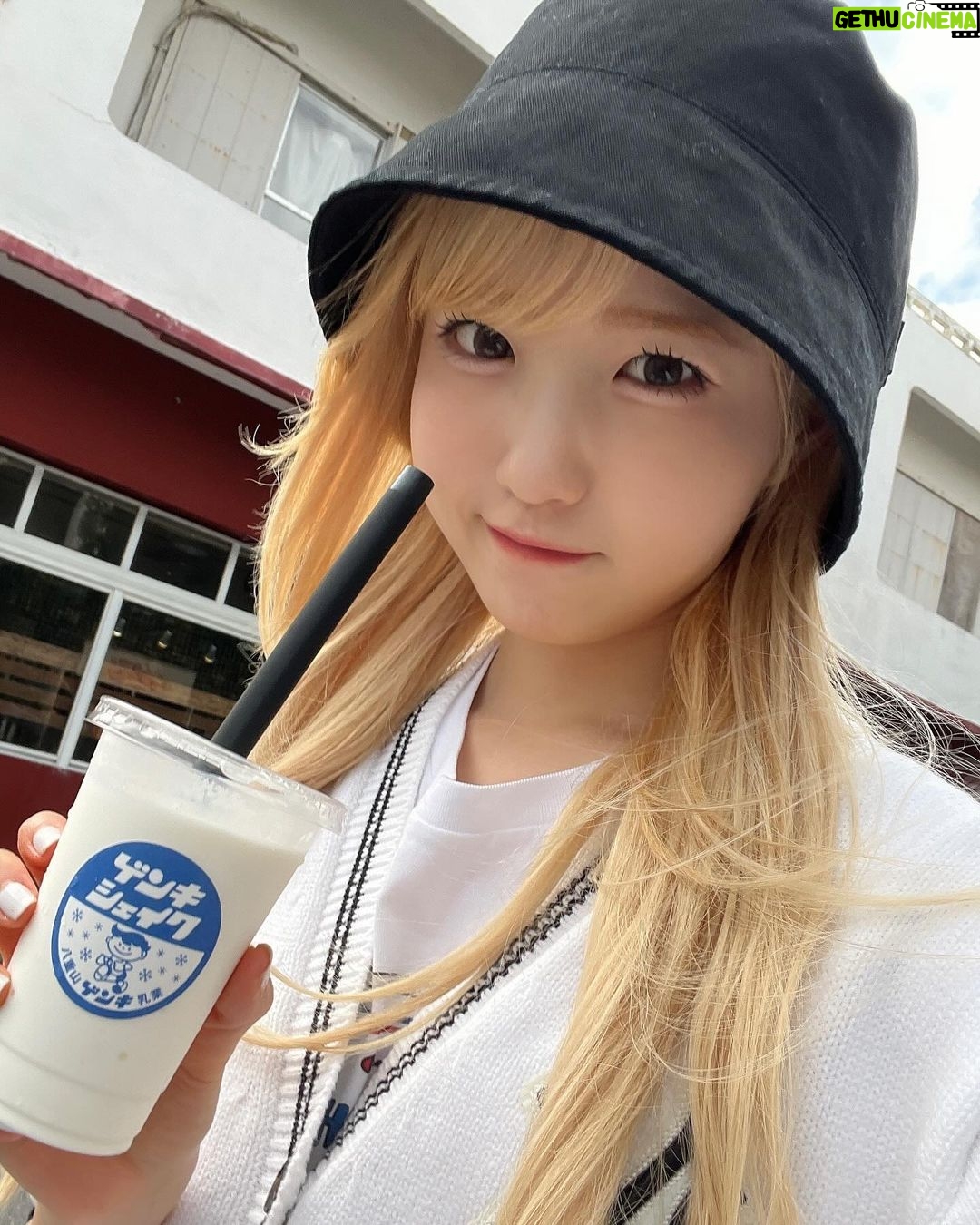 Hitomi Honda Instagram - . 最近寒くなってましたね 寒い冬が苦手な私は今週、お仕事で人生初めての 石垣島に行ってきました🛫 自然の美しいもの、島の方々のあたたかさに触れ、 美味しいものも沢山食べられて、とても充実した時間を 過ごすことができました◎ 気温もちょうどよかったです🍃 写真たくさん撮ってきたのでまた投稿させてください📃 そんな2泊3日の旅はPradaArqueと共に👜 石垣島とても素敵な場所でした🏝️ それではみなさま よい週末をお過ごしください☺︎ #PradaArque #pr @prada