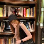 Hitomi Honda Instagram - . すっかり秋らしくなりましたね🍂 今日はひさしぶりにオフの写真を載せてみます。 "読書の秋" と見せかけてみましたが… 今年もやっぱり"食欲の秋" です🐒 秋の味覚って本当に最高ですよね。 (動画はいつだって私を幸せにしてくれるチーズですが🪤) みなさんは旬の美味しいもの、いただきましたか😌💭