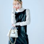 Hitomi Honda Instagram - . @fendi のアイコンバッグ "ピーカブー"の もこもこ新作と撮影🐏🤍 お揃いのミニチャームもとってもかわいかったです☺︎ #FendiPeekaboo #PR