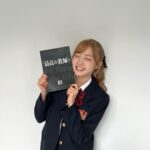 Hitomi Honda Instagram - . 『最高の教師 1年後、私は生徒に■された』 最終回までご視聴いただきありがとうございました。 無事3年D組 卒業できました🎓 なんだかちょっぴり寂しいですね。。 約4ヶ月間、江波美里を通して沢山の学びと経験、刺激を 得ることができ、そんな環境に感謝の日々でした。 自分自身について、生きることについて、 たくさん向き合い、たくさん考えさせられました。 まだまだ経験不足で未熟者ですが、どの瞬間も 本気で立ち向かい、最後まで走り続けられた自分に今だけは「よくがんばったね」と声を掛けてあげたいです😌 最終回まで見届けてくださった皆さん、 私たちに全てを捧げてご尽力くださったスタッフの皆さん、尊敬する素敵な俳優の皆さん、 貴重な日々を本当にありがとうございました。 毎週視聴者の皆さんからいただくお言葉が とても嬉しく励みになりました。 感謝です。 九条先生のクラスで、3年D組のみんなと卒業できて 心からよかった🎓 美里はこれから先もずっと、 私の心の中で生き続けています。 この作品が1人でも多くの方に届きますように。 #最高の教師 @saikyo_ntv