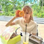 Hitomi Honda Instagram - . 🍋🍩🍃 ひさしぶりにコーヒー以外のドリンクを飲んだ日🥤 @fendi #FENDI #pr