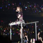 Hitomi Honda Instagram - . "AKB48 春コンサート2023〜好きだ！と叫ぼう〜" 2023.4.29 側で支え合い一緒に頑張ってきたメンバーだけでなく、 良いものを共に創ろうと熱い想いで携わってくださった スタッフの皆さん、そして3年越しに大きな会場に 歓声を響かせ、全力で応援してくださったファンの皆さんのお陰で またひとつ、忘れられない大切な思い出を作ることができました。 ご尽力いただいた全ての皆さんへ 感謝の気持ちでいっぱいです。 素敵な景色を見せてくださり 本当にありがとうございました🎤 やっぱり私はステージに立ってパフォーマンスすることが 好きなんだなあと改めて実感した1日でした！ 写真も撮ってくれてありがとう🫶🏻 오랜만에 만나서 좋았어요♡ @silver_rain.__