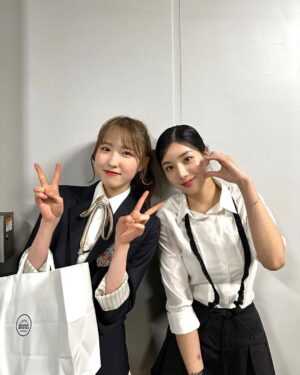Hitomi Honda Instagram - .

"AKB48 春コンサート2023〜好きだ！と叫ぼう〜" 2023.4.29

側で支え合い一緒に頑張ってきたメンバーだけでなく、
良いものを共に創ろうと熱い想いで携わってくださった
スタッフの皆さん、そして3年越しに大きな会場に
歓声を響かせ、全力で応援してくださったファンの皆さんのお陰で
またひとつ、忘れられない大切な思い出を作ることができました。

ご尽力いただいた全ての皆さんへ
感謝の気持ちでいっぱいです。

素敵な景色を見せてくださり
本当にありがとうございました🎤

やっぱり私はステージに立ってパフォーマンスすることが
好きなんだなあと改めて実感した1日でした！

写真も撮ってくれてありがとう🫶🏻

오랜만에 만나서 좋았어요♡
@silver_rain.__