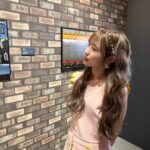 Hitomi Honda Instagram - . 『ウェスアンダーソンすぎる風景展』 本日からスタートです🎨 ポップでカラフルな世界観の中で旅行気分を楽しみながら オシャレな写真がたくさん撮れちゃいます🧚🏻‍♀️ 素敵な旅のヒントをぜひ見つけてみてください🛫🎫 @awa__tokyo #AWA展 #ウェスアンダーソンすぎる風景展
