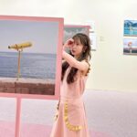 Hitomi Honda Instagram - . 『ウェスアンダーソンすぎる風景展』 本日からスタートです🎨 ポップでカラフルな世界観の中で旅行気分を楽しみながら オシャレな写真がたくさん撮れちゃいます🧚🏻‍♀️ 素敵な旅のヒントをぜひ見つけてみてください🛫🎫 @awa__tokyo #AWA展 #ウェスアンダーソンすぎる風景展