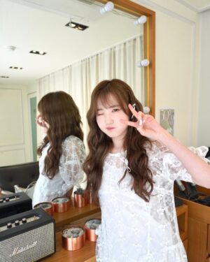 Hitomi Honda Instagram - .
🦢🤍