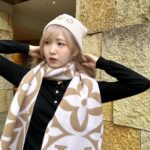 Hitomi Honda Instagram - . 今日ちょっとさむかったよね🌬️ みんなもあったかくして過ごしてね🧣 #LOUISVUITTON @louisvuitton #LVFashion #pr