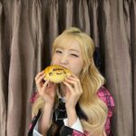 Hitomi Honda Instagram - . もうすぐ年明け！ あっという間だった2023年。 しあわせな毎日をありがとうでした🤝🏻 来年もよろしくね☺︎