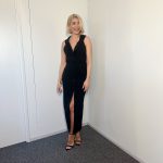 Holly Willoughby Instagram - It’s the @dancingonice Semi-final ✨… see you at 6:25 @itv Our skaters need your votes more than ever!!!! Tonight they fly… so magical 🧚‍♂️ #hwstyle💁🏼‍♀️✨ dress by @versace Vintage @givenchy jewellery by @4elementlondon shoes by @jimmychoo 🖤