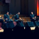 Homayoun Shajarian Instagram - . خاطره خوش اولین اجرا در بروکسل پس از چند سال دوری از صحنه. به امید دیدار شما عزیزان در اجراهای آینده و کنسرت های پیش رو در ایران عزیز🌹 عکاس : Syntha Cnudde طراحی و اجرای لباس : شیما میر حمیدی